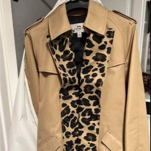 Coach XS short trench coat leopard print details